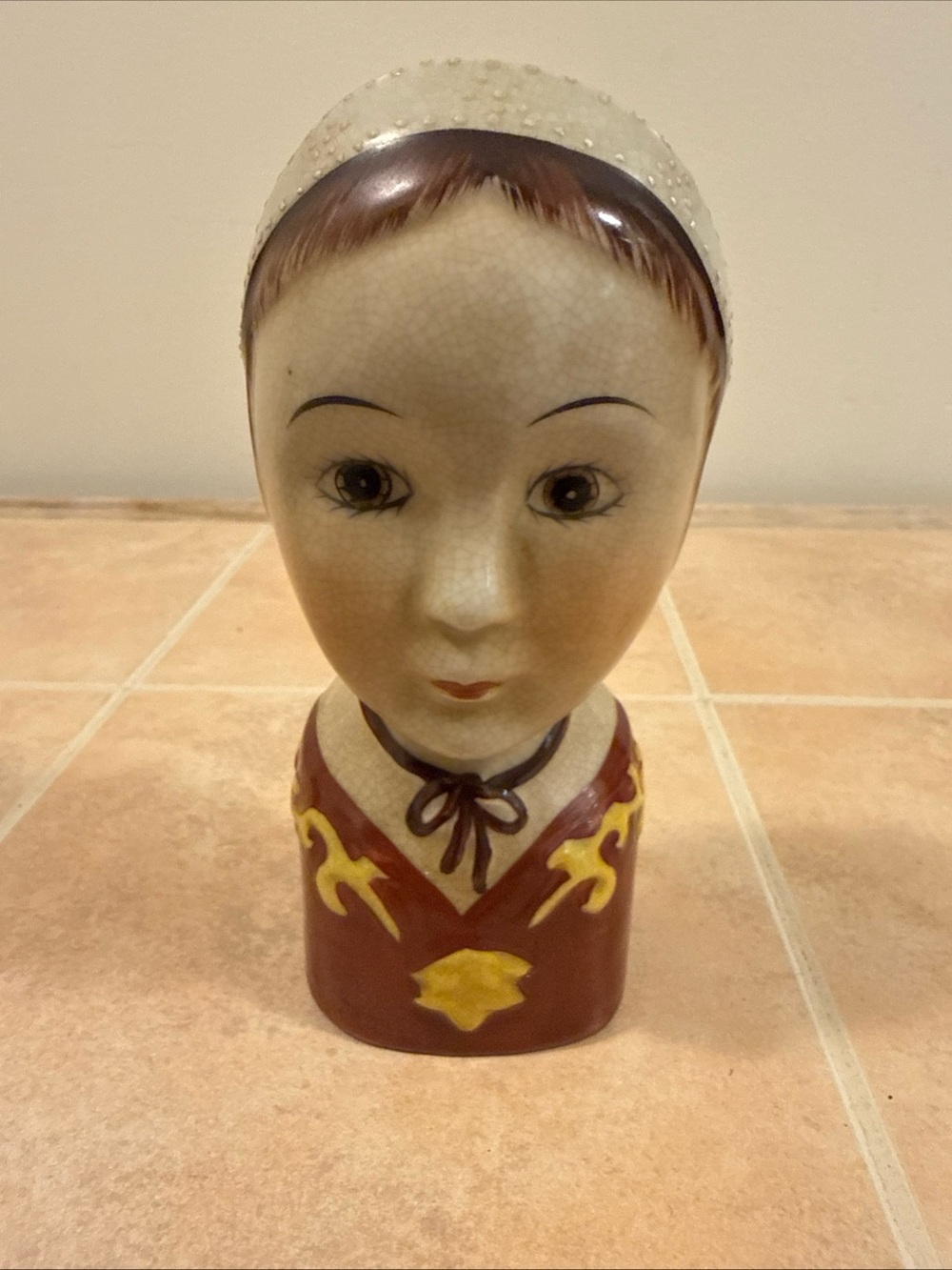 Scandivanian Mid Century Wall Pocket Ceramic Head Vase - Picture 2 of 9